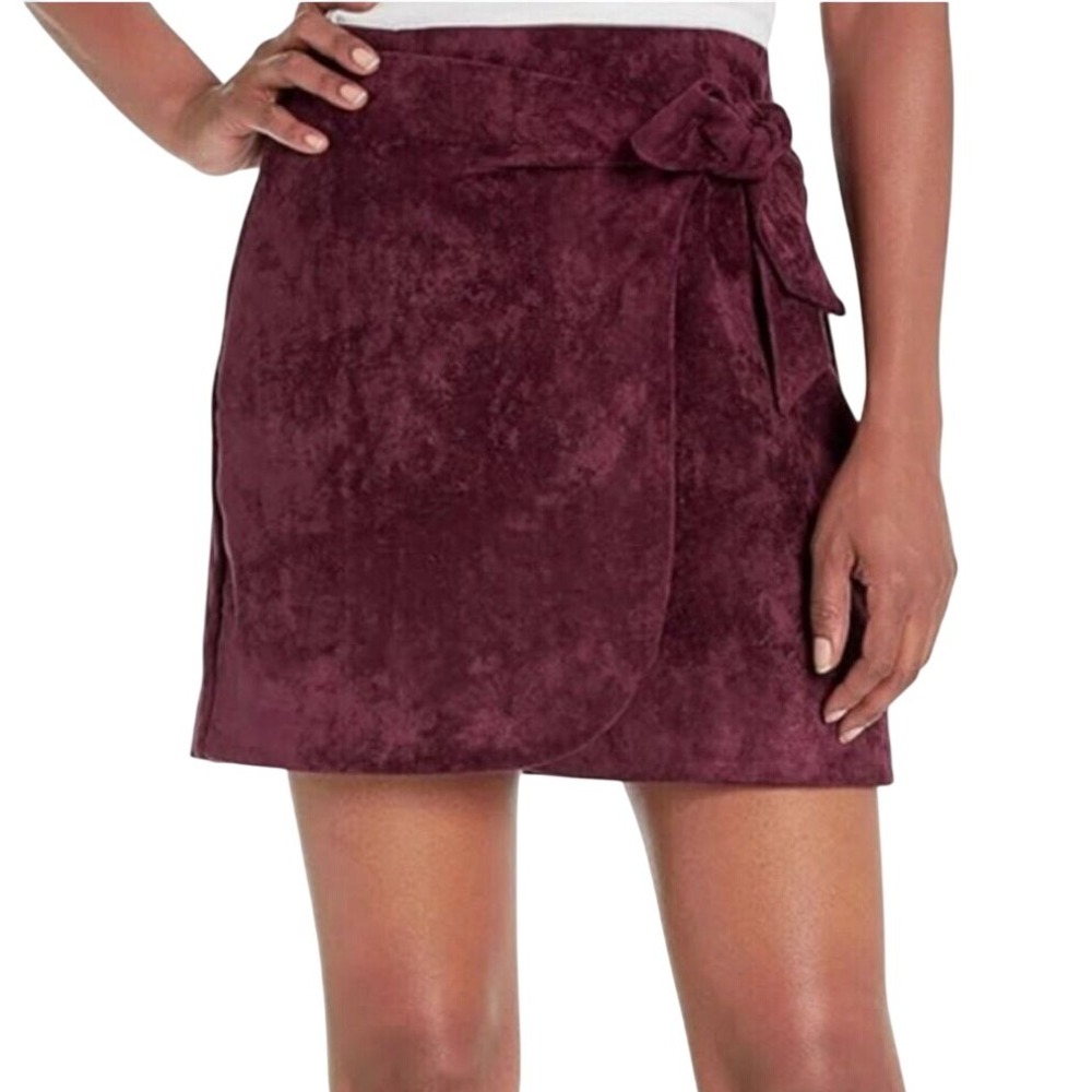 Blank NYC Skirt Woman's‎ 26 Burgundy Faux Suede Leather Wrap Mini Junior Zipper